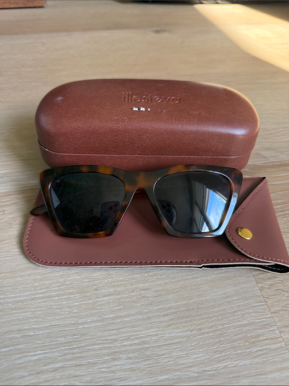 Illesteva Lisbon Tortoiseshell Square Sunglasses - Brown